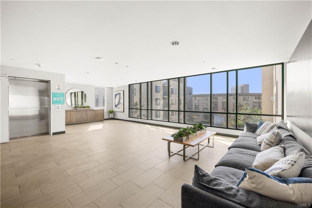 2402 Nolita — primary suite en-suite bath